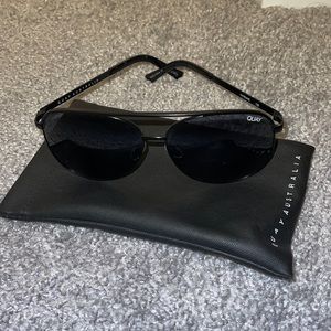 Quay Black Aviators